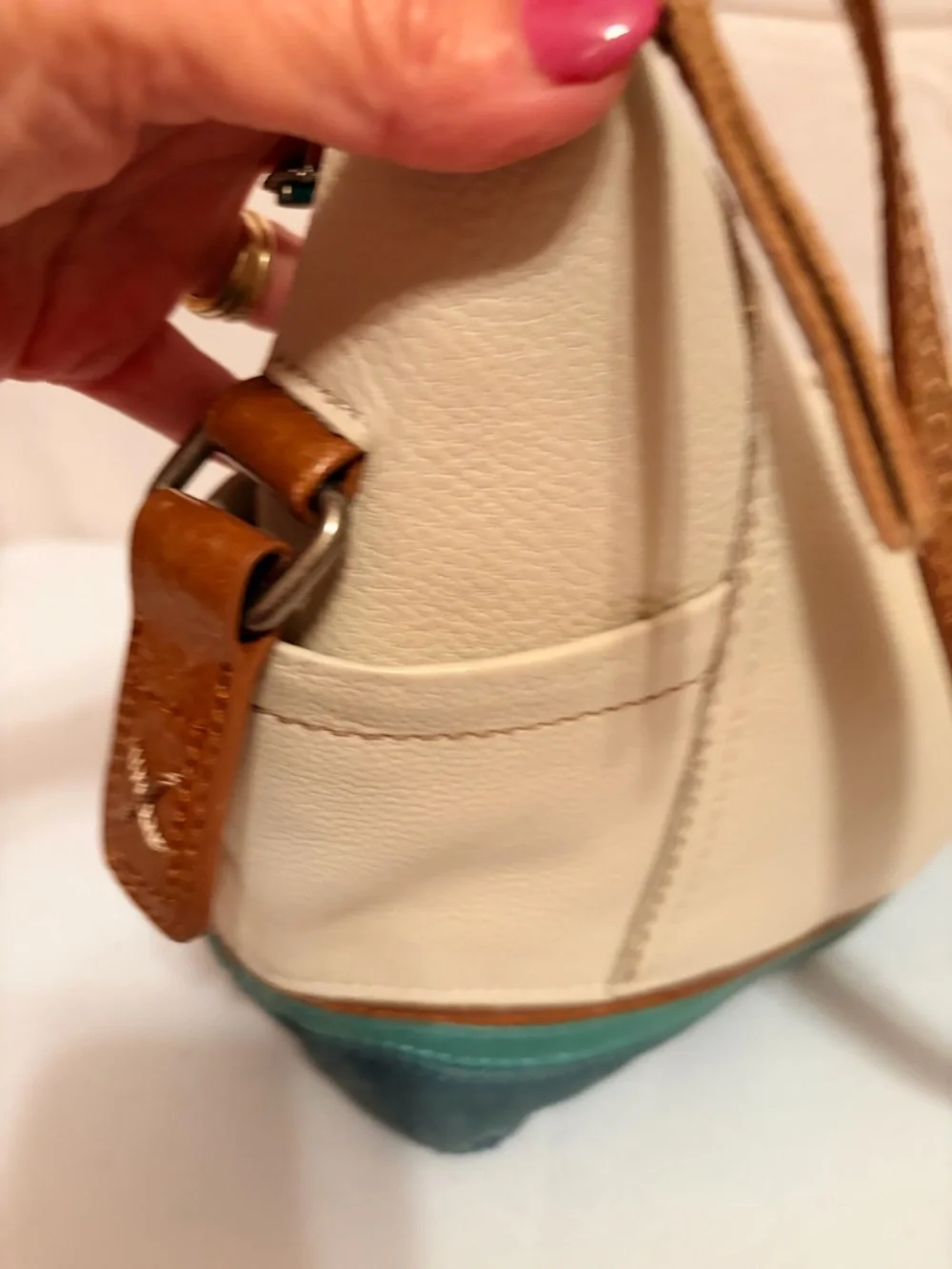 The Sak Kendra Leather Hobo Bag. This vintage-inspired shoulder bag.